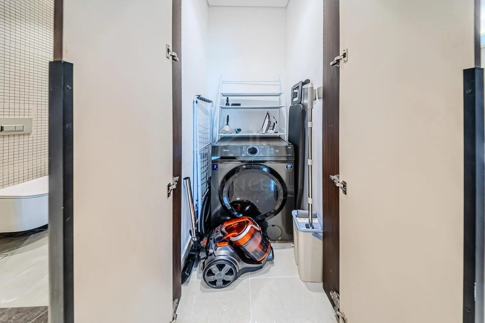 Classy 1 Bedroom In Nobles Tower 두바이 아랍에미리트