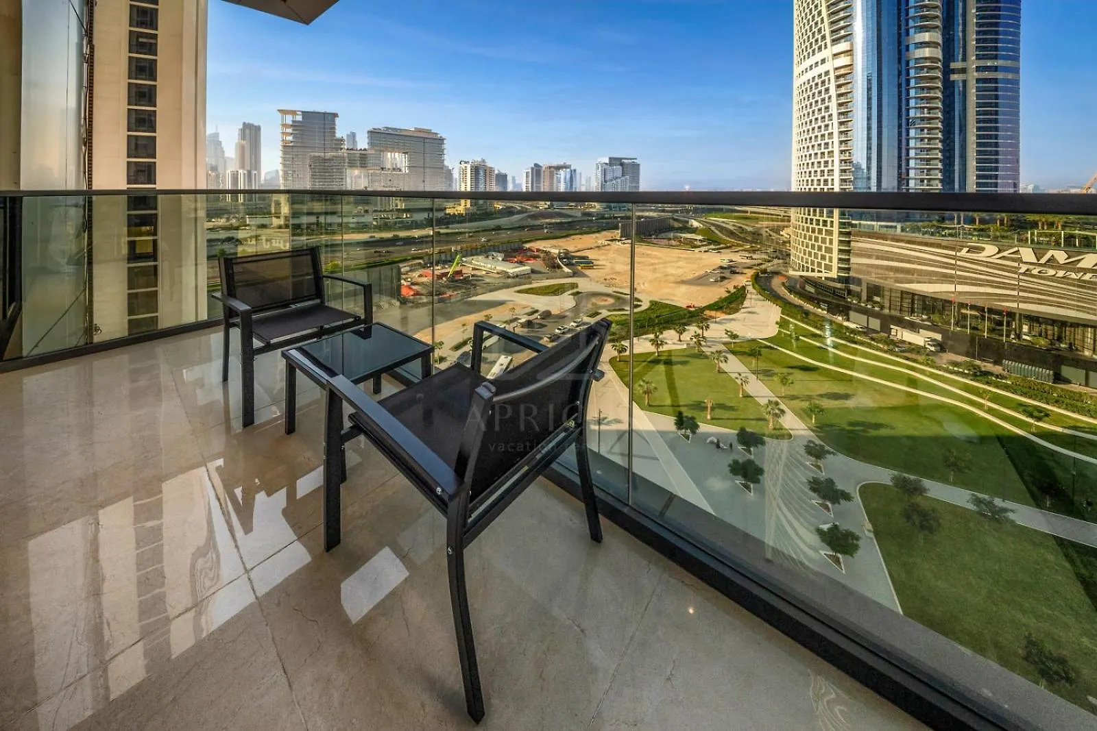 아파트 Classy 1 Bedroom In Nobles Tower 두바이