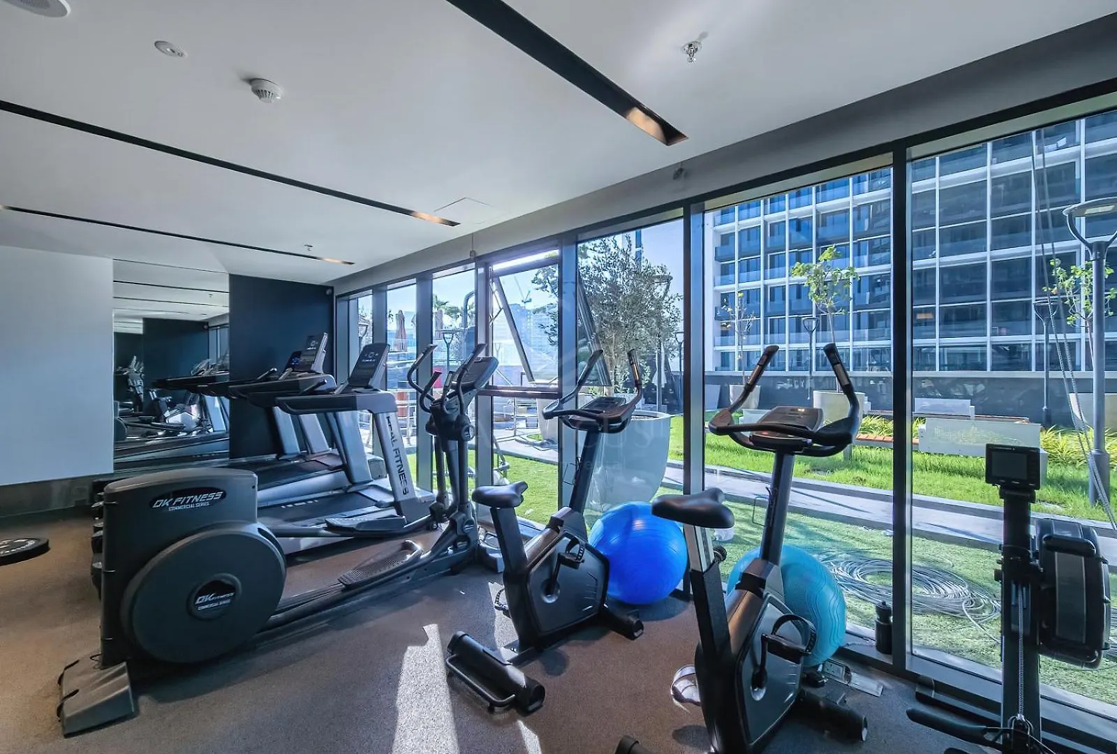 아파트 Classy 1 Bedroom In Nobles Tower 두바이