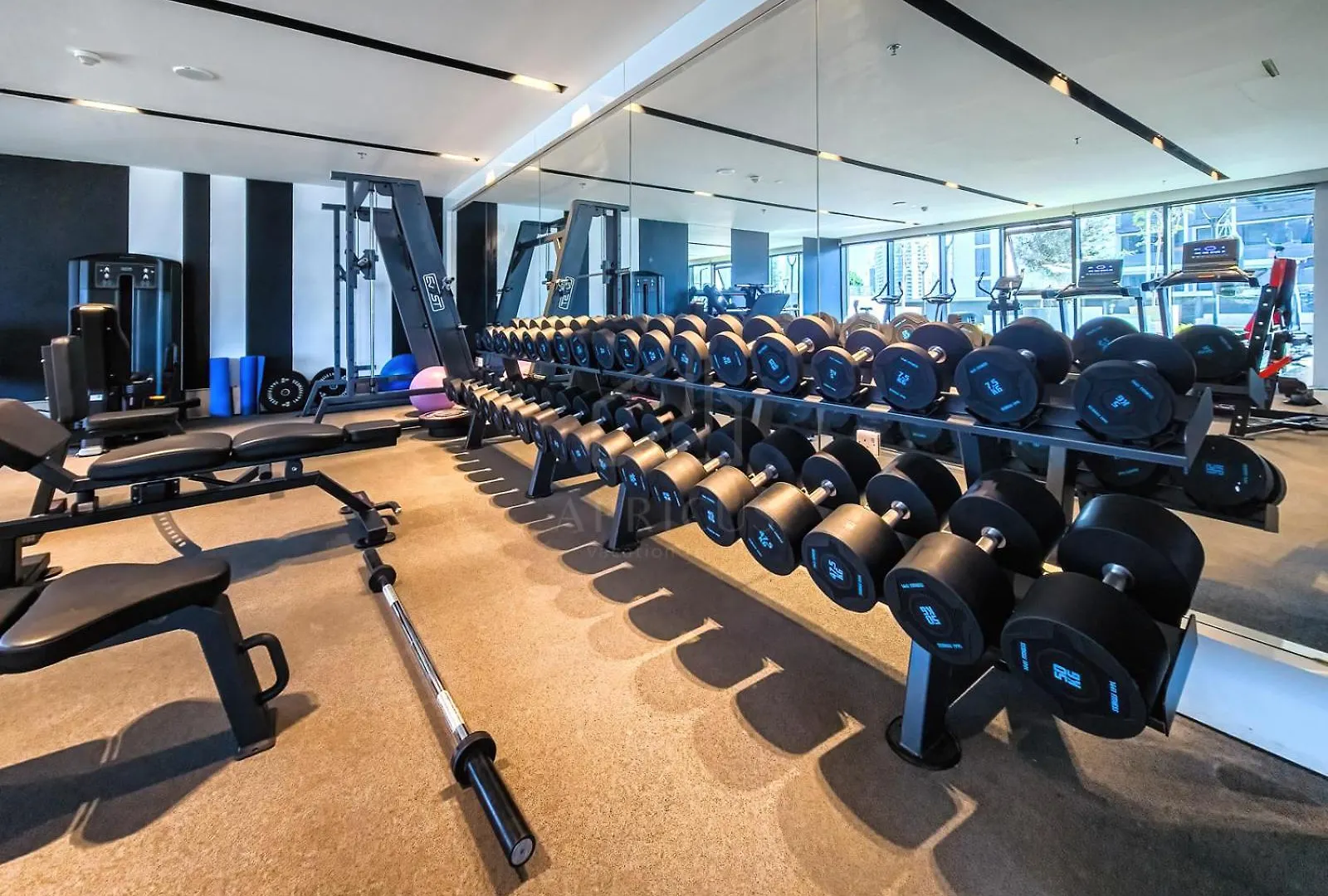 Classy 1 Bedroom In Nobles Tower 두바이 아파트